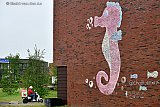 28-04-2020 Breda - De tieners Jort , Femke, Finn , Sita en Nienke hebben zich terwijl ze thuis waren vanwege het Coronavirus ontpopt tot ware kunstenaars en prachtige krijttekeningen op woningen in hun wijk gemaakt. - Fotokrant