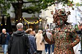 13-09-2026 Breda - In de binnenstad is het Living Statues festival gehouden.  Standbeeld als Puzzel opzoek naar ontbrekende puzzelstukje.   - Fotokrant