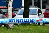 08-05-2023 Breda - Het is onrustig onder werknemers van verschillende bedrijven in de stad. Bij snoepfabrikant Perfetti van Nelle waar men oa de Mentos snoepjes maakt, voegen ze de daad bij het woord en staakt al een deel van het personeel. Alles is duurder aan het worden en arbeiders hebben gewoon meer inkomen nodig om normaal rond te komen aldus een personeelslid. - Fotokrant