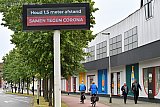 10-06-2020 Breda - Op de matrixborden aan de rand van de binnenstad staat . Houd  1,5 meter afstand . Samen tegen Corona. De afgelopen dagen is duidelijk geworden dat steeds meer mensen moeite hebben met afstand bewaren. - Fotokrant