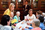 03-07-2019 Breda - Koningin Maxima nam in de zaal waar deelnemers zich hadden verzameld plaats tussen de ouderen. - Fotokrant