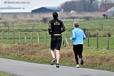 24-01-2021 Breda - Het gaat opnieuw niet goed met voetbalclub NAC Breda.  De club kreeg eerder dit jaar te maken met coronabesmettingen en de prestaties zijn opnieuw niet goed. Deze "NACer" geeft het goede voorbeeld en werkt op zondag aan zijn conditie in de polder. - Fotokrant