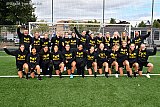 07-07-2025 Breda - De NAC vrouwen werden voor hun training verrast door Wethouder Eddy Forster die ze even toesprak een speciale NAC hoodie gaf en  feliciteerde omdat ze uit mogen komen in de Eurojackpot vrouwen eredivisie. - Fotokrant