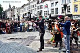 09-06-2025 Breda - Door met een oud musket op een bord te schieten heeft burgemeester Depla de Nassaudag geopend. - Fotokrant