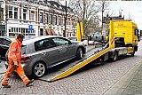 06-03-2019 Breda - De vluchtauto is door de politie in beslag genomen en wordt op een veilige locatie verder onderzocht op sporen. - Fotokrant