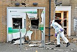 28-11-2019 Breda - Heden ochtend doet de technische recherche sporenonderzoek bij de vannacht opgeblazen pinautomaat op winkelcentrum Hoge Vucht. - Fotokrant