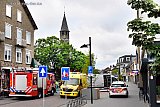 13-06-2019 Zundert - De doorgaande weg in het dorp is uren afgezet na de vondst van een explosief aan een pinautomaat. - Fotokrant