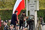 27-10-2019 Breda -  Burgemeester Paul Depla legde op het Poolse ereveld voor het hoofdmonument een krans namens de stad Breda. - Fotokrant