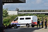 24-04-2019 Breda - Bij de actie zijn 2 personen aangehouden. Deze zijn afgevoerd in een arrestantenbus. - Fotokrant