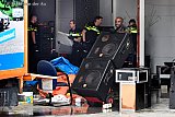 24-04-2019 Breda - De politie heeft nadat er binnen brand was gesticht een grote hoeveelheid geluidsapparatuur in beslag genomen. - Fotokrant