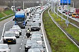 07-04-2023 Breda - Het is Goede Vrijdag en druk op de snelwegen rond de stad. Veel mensen zijn onderweg naar hun paasbestemming om pasen te gaan vieren.  - Fotokrant