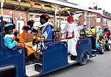 21-11-2020 Breda - Sinterklaas is in Breda aangekomen. Hij kwam tijdens het pro zwarte pietenprotest aan per paardentram. - Fotokrant