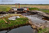 17-03-2023 Breda - De schade door de dumping van chemisch drugsafval aan een van de in 2021 nagebouwde Redoutes is fors. De chemie heeft de grond van de uit de tachtig jarige oorlog nagebouwde redoute aangetast en is deels afgegraven. De gehele pad naar de veldschans is verdwenen . - Fotokrant