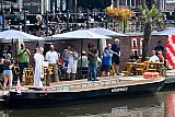 13-08-2020 Breda - Pastoor Steven de Koning van de parochie centrum heeft in de haven de nieuwe rondvaartboten van de ATEA groep gedoopt met de wijwaterkwast. - Fotokrant