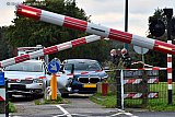 19-10-2023 Hulten - Leden van de technische recherche onderzoeken de plaats delict waar een uit een kliniek in Halsteren ontsnapte tbs'er  na een achtervolging door oa Breda door de politie is neergeschoten. - Fotokrant