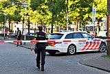 29-05-2020 Breda - Nabij de Nieuwe Diesstraat is een waarschuwingsschot gelost tijdens een aanhouding van meerdere verdachten.  Buiten hielden ook de agenten zoveel als het kon afstand van elkaar ivm het Coronavirus. - Fotokrant