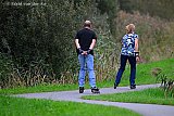 30-09-2026 Breda - Het is nog warm zacht weer en mensen gaan skeeleren op de fietspad in de natuur ten noorden van de stad. - Fotokrant