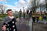 23-02-2022 Breda - Het prikgeld van bijna 21.000 euro dat artsen van het AMPHIA Ziekenhuis hebben gekregen voor het prikken bij de GGD schenken ze via de gemeente aan de skaters en de gemeente om het skateparkje aan de Jacobcatssingel op te knappen.De kinderen werden daar eind van de middag mee verrast. Wethouder Marianne De Bie tijdens de toespraak waarna de symbolische overhandiging volgde. - Fotokrant