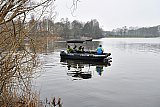 10-02-2025 Prinsenbeek - Een speciale eenheid van de politie heeft de hele dag met een sonarboot onderzoek gedaan in De Kuil. - Fotokrant