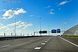 30-03-2020 Breda - Vanwege de Coronacrisis ligt de anders hele drukke snelweg A16 er verlaten bij. - Fotokrant