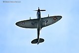 03-10-2026 Breda - Over de stad vloog een echte Spitfire. Dit is een historisch gevechtsvliegtuig uit de Tweede Wereldoorlog.  - Fotokrant
