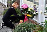 20-08-2019 Breda - Voor het huis van het omgekomen meisje zijn bloemen gelegd. - Fotokrant