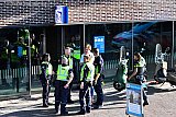 23-05-2019  Breda - Binnen nabij de ingang van de fietsenstalling is het slachtoffer behandeld door het traumateam. - Fotokrant