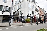 02-10-2021 Breda - De Vreemde wezens verlieten na hun prachtige voorstelling de binnenstad weer via de Vlaszak. - Fotokrant