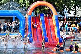 11-09-2022 Prinsenbeek - Omdat er in Breda blauwalg in de singels en haven zit moest Swim to Fight Cancer uitwijken naar zwemplas De Kuil.  - Fotokrant