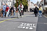 10-09-2020 Breda - Op verschillende plekken in de binnenstad van Breda is met witte verf de tekst 'T Komt Allemaal Goed gespoten. In verschillende straten is de tekst al verwijderd. Wie er voor verantwoordelijk is is niet bekend. - Fotokrant
