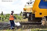 09&ndash;09-2019 Breda - Ook op het spoor lag de koelvloeistof. De rails werd schoongespoten door een gespecialiseerd bedrijf. - Fotokrant
