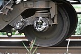 09&ndash;09-2019 Breda - De assen van de verschillende treinwielen zijn door de aanrijding afgebroken. - Fotokrant
