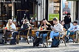02-03-2021 Breda - Als protest tegen de horecalockdown gooide horecaondernemers de terrassen in de stad open. Deze werden al snel gevuld met mensen die wel een drankje wilde doen.
 - Fotokrant