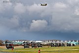 02-12-2021 Gilze Rijen -De Amerikaanse Black Hawk helikopters zijn vanuit oost europa neergestreken op de vliegbasis een chinook bewaakt met apaches het luchtruim  - Fotokrant