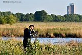 16-05-2020 Breda - Tijdens de Coronacrisis  is het vogelspotten populair geworden.  Het is een hobby die je op vrijwel elk moment van de dag alleen kunt uitoefenen. - Fotokrant