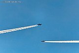 26-02-2019 Breda - Boven Breda- Zuid vliegen tegen de avond 2 vliegtuigen wel erg dicht bij elkaar. - Fotokrant