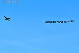 05-02-2022 Breda - Vliegtuigje boven de Haagse Beemden met tekst op de sleep Ingeborg het spijt me..I love You. - Fotokrant