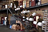14-03-2022 Breda -  Militairen brachten de dekbedden naar de voormalige cellen. - Fotokrant