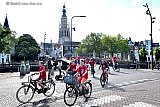 12-05-2022 Breda - Kinderen trapte af en maakte een rondje over de singel en kwamen door stadspark Het Valkenberg weer terug op Het Kasteelplein. - Fotokrant