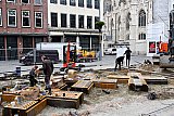 12-11-2021 Breda - Op De Grote Markt zijn de fonteinen voor de waterspeelplaats aangelegd.  - Fotokrant